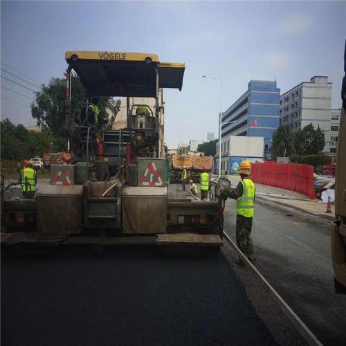 專業(yè)承接廣州學(xué)校瀝青路面攤鋪 工廠瀝青道路施工工程廣惠交通