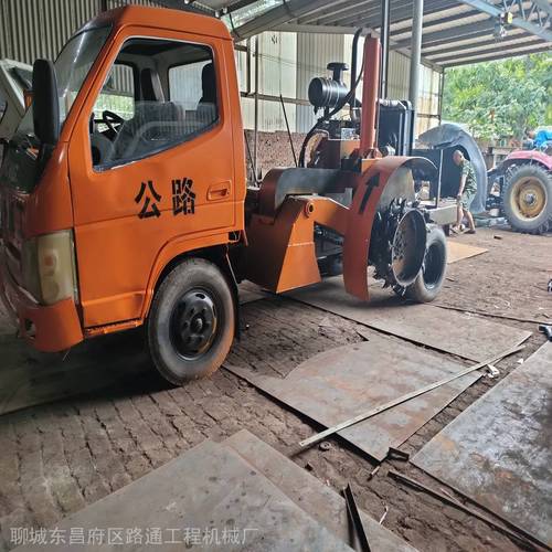 大型路沿石開溝機(jī)型號路邊石開槽機(jī)制造廠路面開挖機(jī)械