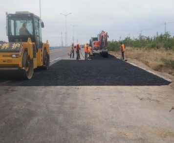 【交通動(dòng)態(tài)100期】抓養(yǎng)護(hù)、保暢通、促安全-吳忠市交通運(yùn)輸局開(kāi)展路面病害搶修工作