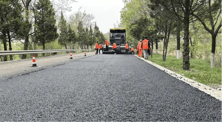 210國(guó)道宜君東湖至偏橋公路路面改造工程下面層正式開(kāi)工