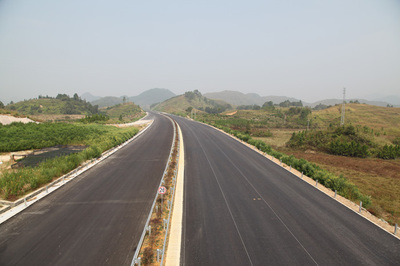 河南省二廣高速濟源至晉城(省界)段路面、沿線房建及綠化工程